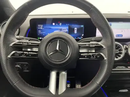 Photo 90 Mercedes GLB  200 d 8G-DCT