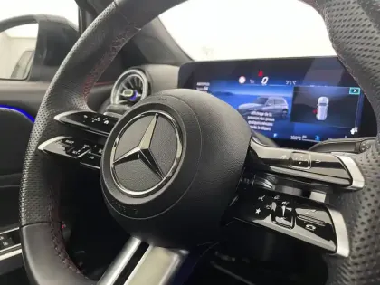 Photo 92 Mercedes GLB  200 d 8G-DCT