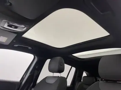 Photo 31 Mercedes GLB  200 d 8G-DCT