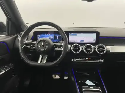 Photo 55 Mercedes GLB  200 d 8G-DCT