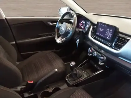 Photo 82 Kia Stonic  1.0 T-GDi 100 ch MHEV iBVM6