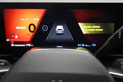 Photo 67 Renault Espace  E-Tech full hybrid 200 GSR2