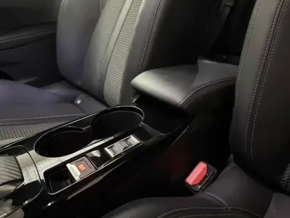 Photo 17 Peugeot 2008  PureTech 130 S&S EAT8