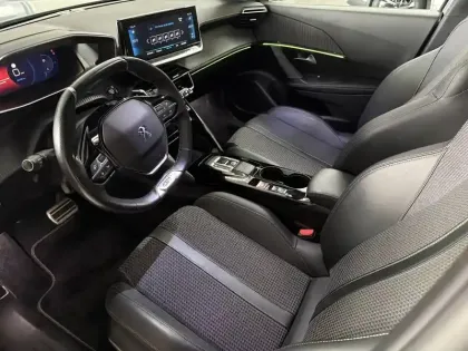 Photo 14 Peugeot 2008  PureTech 130 S&S EAT8