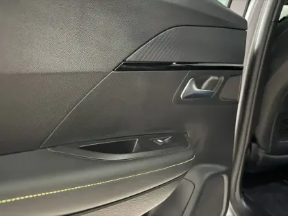 Photo 13 Peugeot 2008  PureTech 130 S&S EAT8