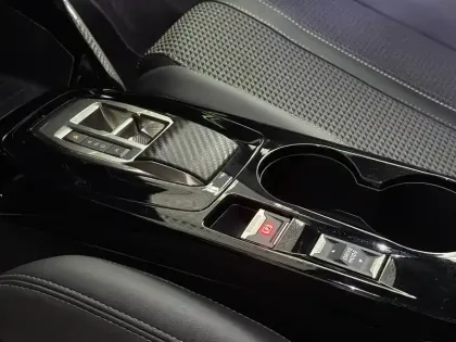 Photo 16 Peugeot 2008  PureTech 130 S&S EAT8