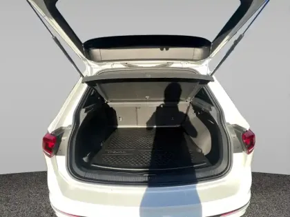 Photo 10 Volkswagen Tiguan  2.0 TDI 150 DSG7 4Motion