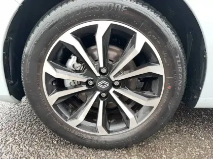 Photo 18 Renault Clio  E-Tech full hybrid 145