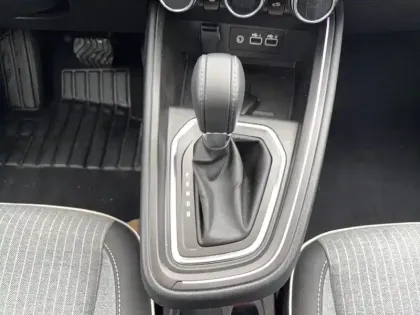 Photo 12 Renault Clio  E-Tech full hybrid 145