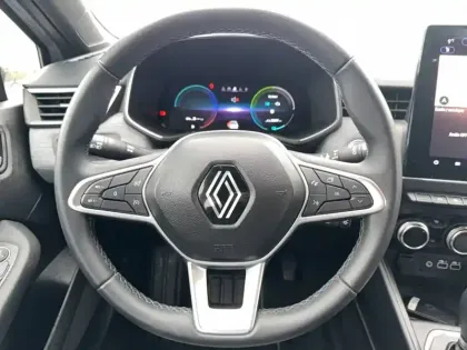 Photo 14 Renault Clio  E-Tech full hybrid 145