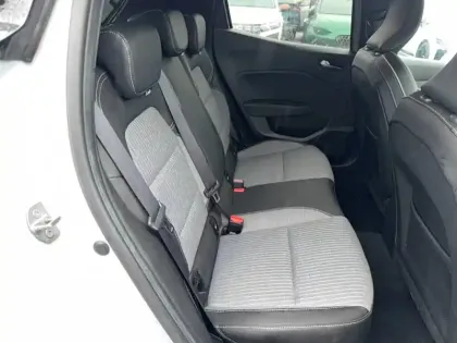 Photo 15 Renault Clio  E-Tech full hybrid 145