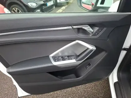 Photo 30 Audi Q3  35 TFSI 150 ch S tronic 7