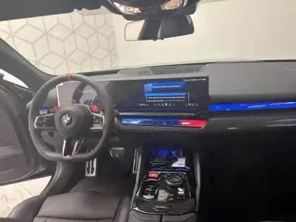 Photo 5 BMW Serie 5 M5 Touring PHEV 727 ch BVA8