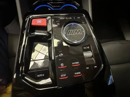 Photo 17 BMW Serie 5 M5 Touring PHEV 727 ch BVA8