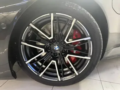 Photo 7 BMW Serie 5 M5 Touring PHEV 727 ch BVA8