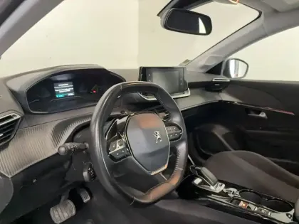 Photo 10 Peugeot 208  Electrique 50 kWh 136ch