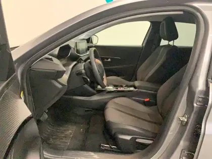 Photo 8 Peugeot 208  Electrique 50 kWh 136ch