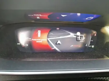 Photo 14 Peugeot 2008  BlueHDi 130 S&S EAT8