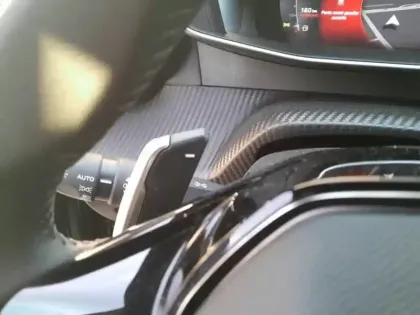 Photo 13 Peugeot 2008  BlueHDi 130 S&S EAT8