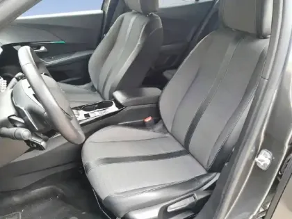 Photo 8 Peugeot 2008  BlueHDi 130 S&S EAT8