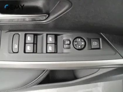 Photo 38 Peugeot 3008  Hybrid 136 e-DCS6