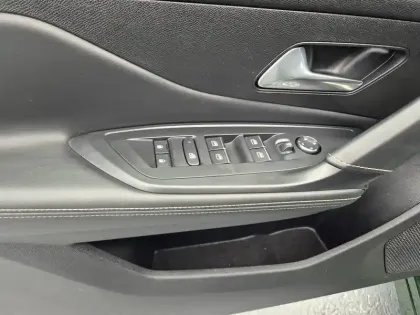 Photo 60 Peugeot 308  PHEV 180 e-EAT8