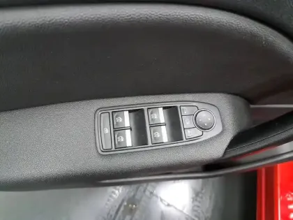 Photo 27 Renault Captur  TCe 100 GPL - 21