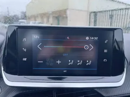 Photo 13 Peugeot 208  BlueHDi 100 S&S BVM6