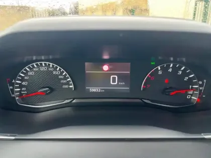 Photo 11 Peugeot 208  BlueHDi 100 S&S BVM6