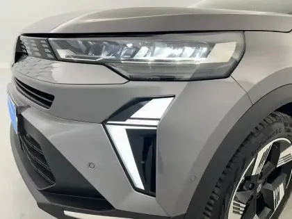 Photo 80 Renault Symbioz  E-Tech full hybrid 145