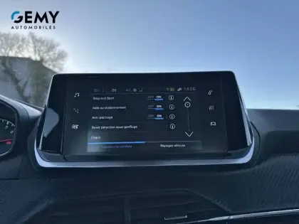 Photo 22 Peugeot 2008  PureTech 130 S&S EAT8