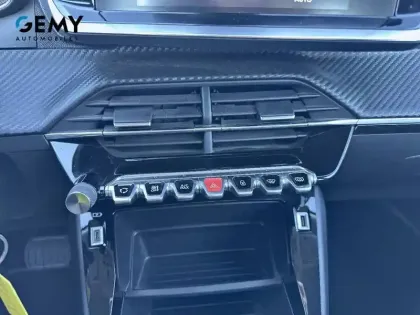 Photo 16 Peugeot 2008  PureTech 130 S&S EAT8