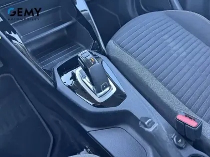 Photo 15 Peugeot 2008  PureTech 130 S&S EAT8