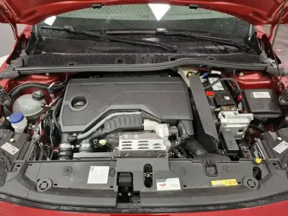 Photo 21 Peugeot 208  Hybrid 136 e-DCS6