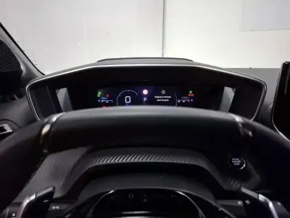 Photo 14 Peugeot 208  Hybrid 136 e-DCS6