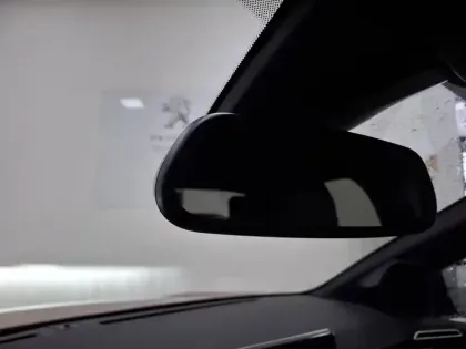 Photo 26 Peugeot 208  Hybrid 136 e-DCS6