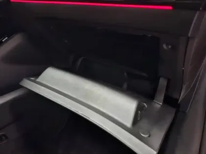 Photo 23 Peugeot 208  Hybrid 136 e-DCS6