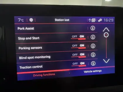 Photo 28 Peugeot Rifter  Standard BlueHDi 100 S&S BVM5