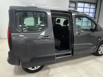 Photo 12 Peugeot Rifter  Standard BlueHDi 100 S&S BVM5