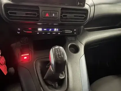 Photo 24 Peugeot Rifter  Standard BlueHDi 100 S&S BVM5