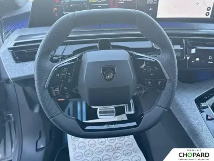 Photo 16 Peugeot 5008  Plug-in Hybrid 195 e-DCS7