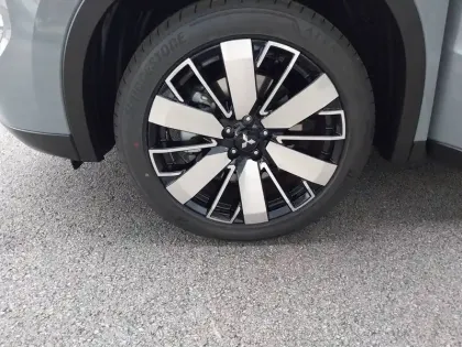 Photo 9 Mitsubishi Outlander  2.4 MIVEC PHEV 306 4WD