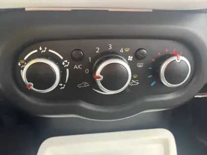 Photo 24 Renault Twingo  III 1.0 SCe 70 E6