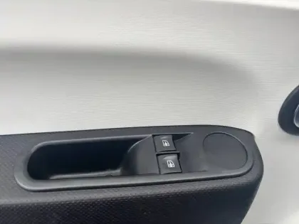 Photo 44 Renault Twingo  III 1.0 SCe 70 E6