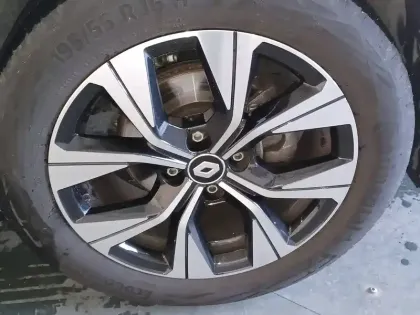 Photo 64 Renault Clio Gén. V (BJA) Ph1 NG Evolution 5