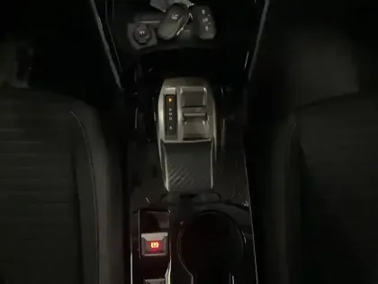 Photo 12 Peugeot 208  Electrique 50 kWh 136ch