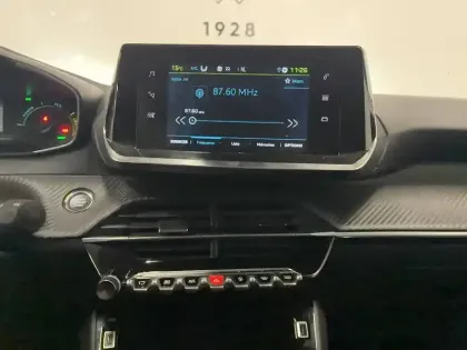 Photo 13 Peugeot 208  Electrique 50 kWh 136ch