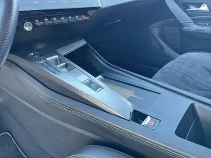 Photo 20 Peugeot 308  PureTech 130ch S&S EAT8