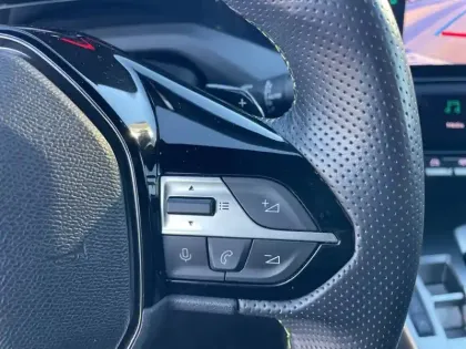 Photo 26 Peugeot 308  PureTech 130ch S&S EAT8