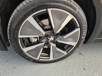 Photo 10 Peugeot 208  Electrique 50 kWh 136ch